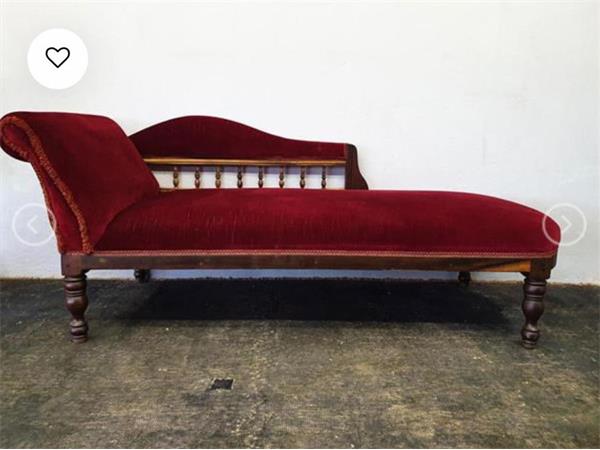 ~/upload/Lots/51252/5dd3pl2qbxhwa/Lot 029 Red velvet chaise lounger unit 160 x 60 x  70cm H_t600x450.jpg